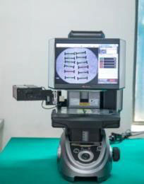 Keyence profile measuring instrument